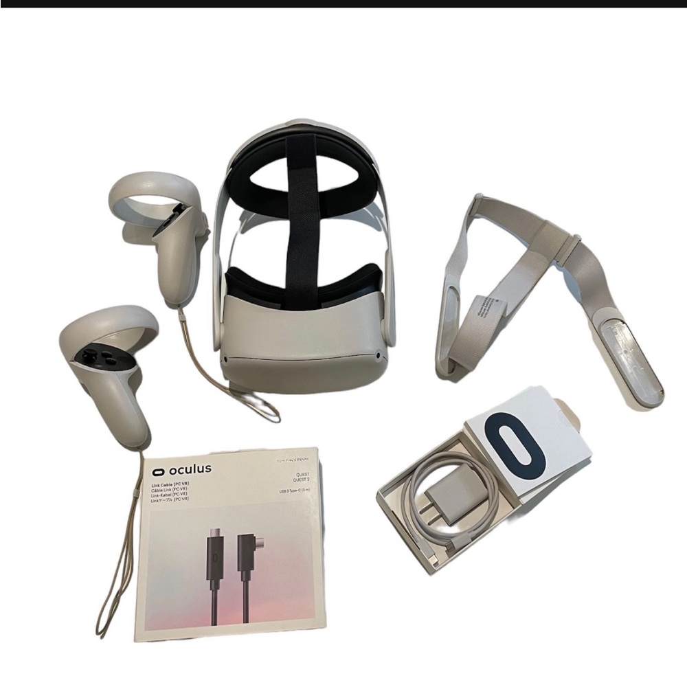 Oculus Gray Standalone VR Headset with Elite Strap